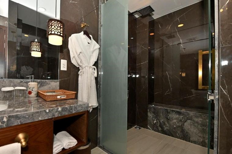 Deluxe King Street View  -Onsen, Sauna Included